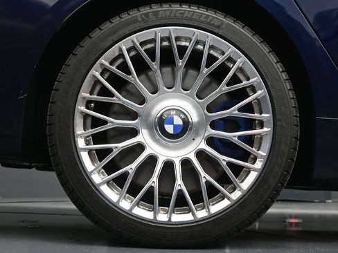 Used 2022 BMW ALPINA B7 xDrive AWD/4WD image 9