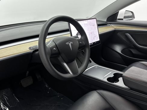 Used 2021 Tesla Model 3 Standard Range Plus image 8