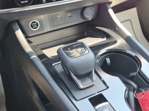 Certified 2022 Nissan Rogue SV AWD/4WD image 22