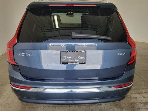 Used 2025 Volvo XC90 B5 Plus AWD/4WD image 6
