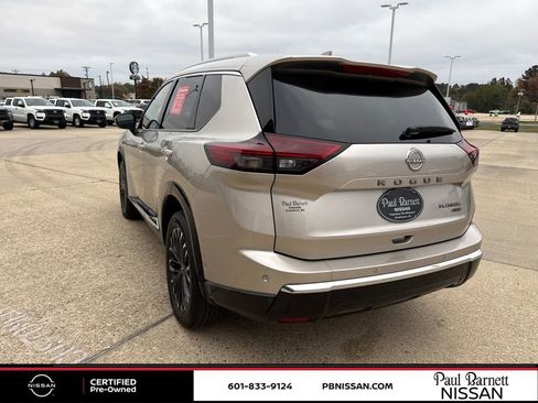 Certified 2025 Nissan Rogue Platinum image 18