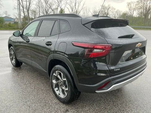New 2026 Chevrolet Trax LT w/ Driver Confidence Package FWD image 4