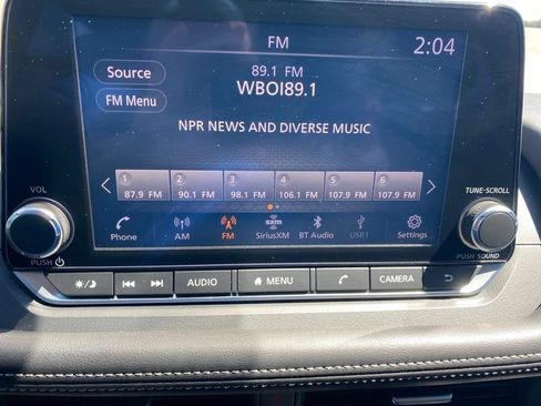 Used 2023 Nissan Rogue SV w/ SV Premium B Package FWD image 10