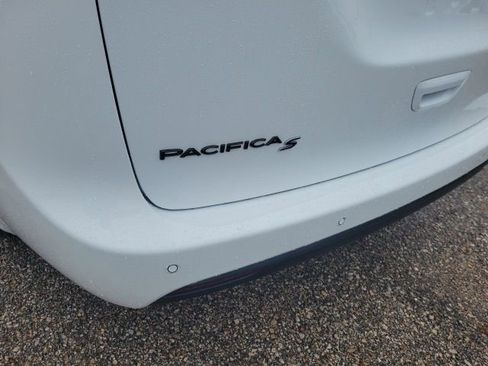 New 2026 Chrysler Pacifica Select w/ S Appearance Package image 26