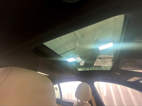 Used 2022 BMW 530i xDrive w/ Premium Package image 21