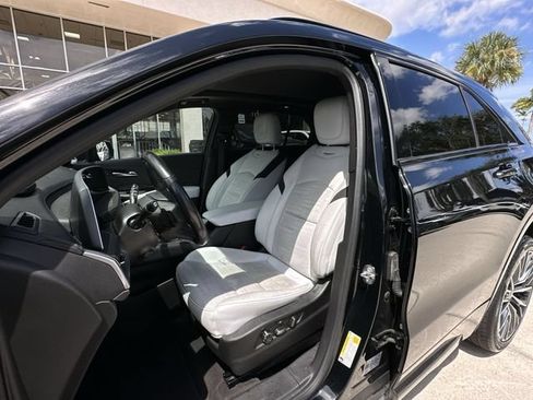 Certified 2024 Cadillac XT4 Sport FWD image 19