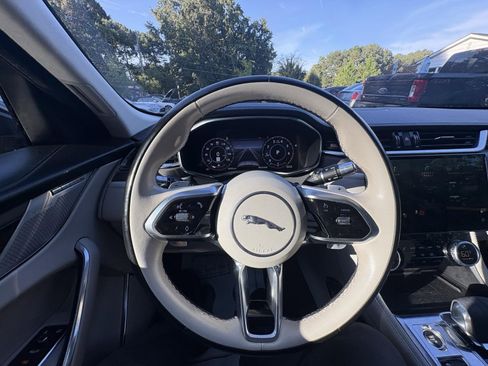 Used 2021 Jaguar F-PACE S image 25