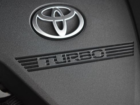 Used 2023 Toyota Highlander Platinum image 34