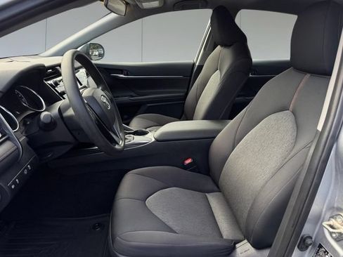 Used 2020 Toyota Camry LE FWD image 10