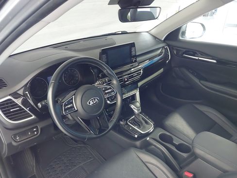 Used 2021 Kia Seltos EX AWD/4WD image 17