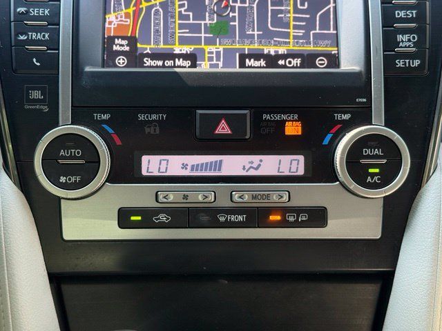Used 2012 Toyota Camry XLE w/ Leather Pkg FWD image 32