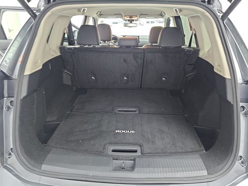 Certified 2024 Nissan Rogue SL FWD image 12