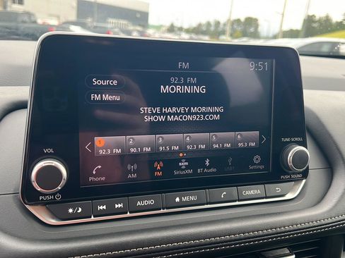 Used 2024 Nissan Rogue SV image 25