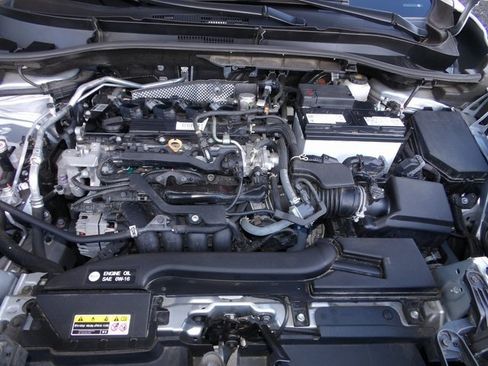 Used 2022 Toyota Corolla Cross L image 32