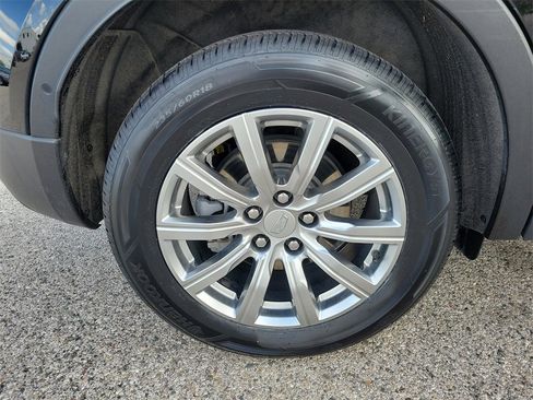 Certified 2023 Cadillac XT4 Premium Luxury w/ Technology Package image 5