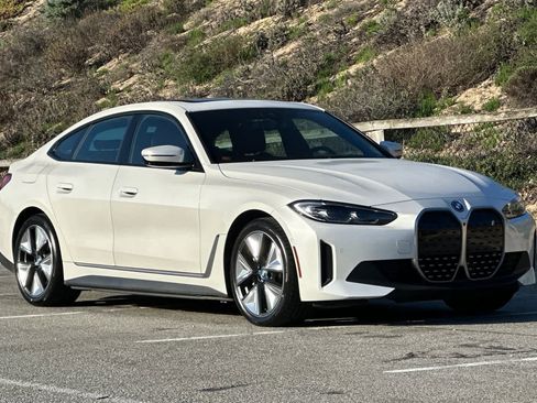 Certified 2023 BMW i4 eDrive35 w/ Premium Package image 5