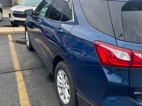 Used 2019 Chevrolet Equinox LT w/ Driver Convenience Package FWD image 4