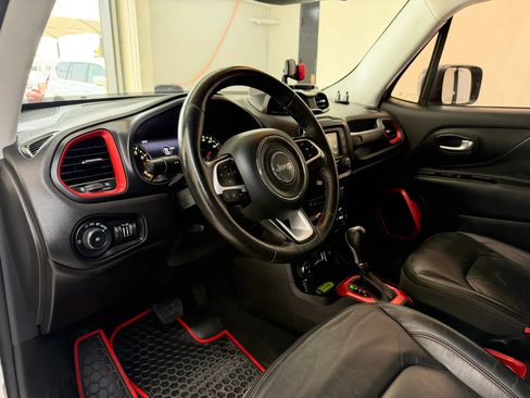 Used 2016 Jeep Renegade Trailhawk w/ Premium Trailhawk Package AWD/4WD image 15
