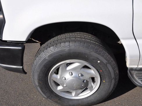 Used 2010 Ford E-350 and Econoline 350 XLT RWD image 37