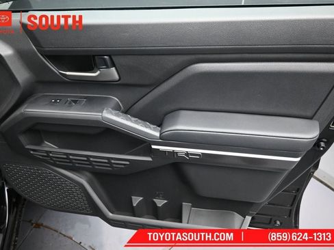 New 2026 Toyota Tacoma TRD Off-Road w/ TRD Off Road Upgrade Package AWD/4WD image 31
