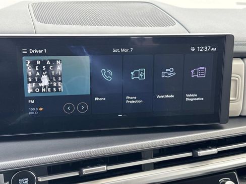 Certified 2025 Hyundai Santa Fe SEL image 9