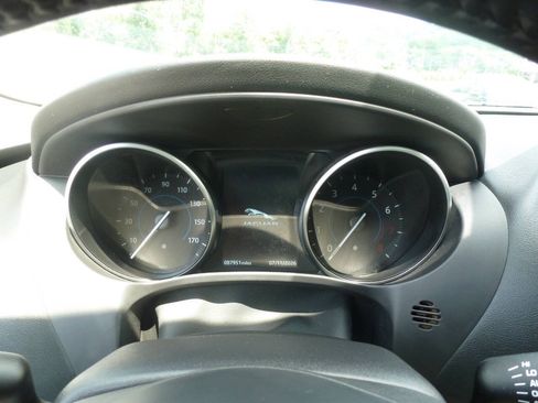 Used 2019 Jaguar F-PACE Premium AWD/4WD image 23