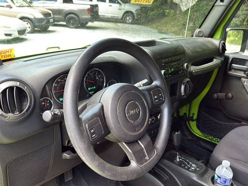 Used 2013 Jeep Wrangler Sport AWD/4WD image 9