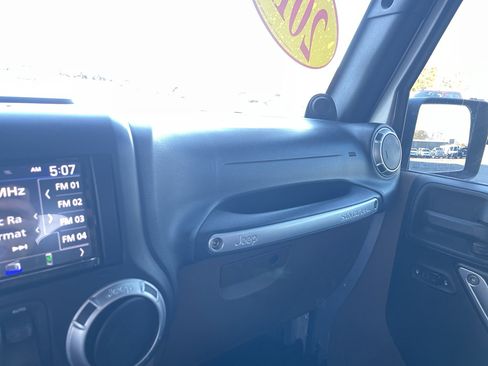 Used 2011 Jeep Wrangler Sahara w/ Trailer Tow Group image 12