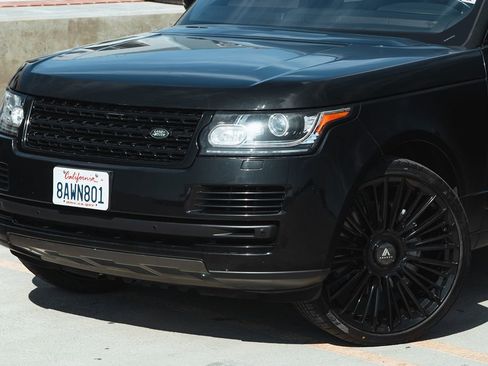 Used 2017 Land Rover Range Rover HSE image 2