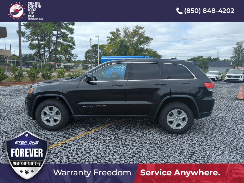 Used 2016 Jeep Grand Cherokee Laredo AWD/4WD image 3