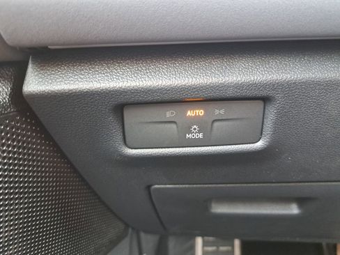 New 2026 Volkswagen Tiguan SE R-Line image 14