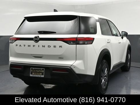 Used 2024 Nissan Pathfinder S AWD/4WD image 4