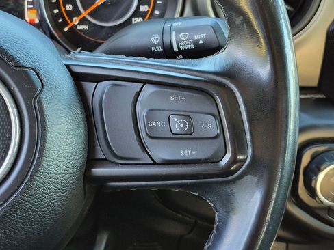 Used 2021 Jeep Gladiator Sport AWD/4WD image 16