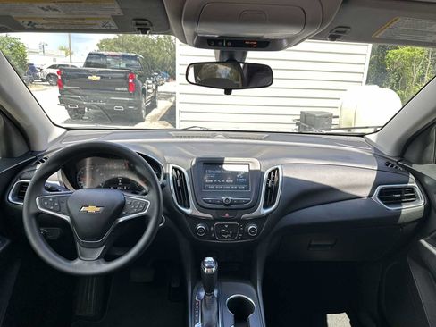 Used 2018 Chevrolet Equinox LT FWD image 14