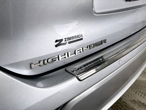 Used 2021 Toyota Highlander Platinum image 9