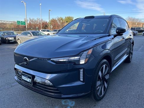 New 2025 Volvo EX90 Ultra image 4