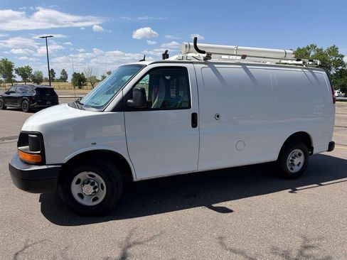 Used 2015 Chevrolet Express 2500 RWD image 3
