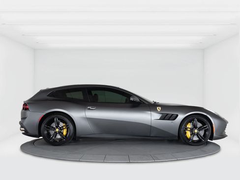Used 2018 Ferrari GTC4Lusso AWD/4WD image 6