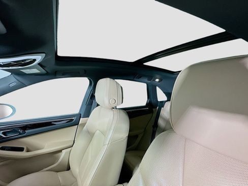 Certified 2023 Porsche Macan AWD/4WD image 14
