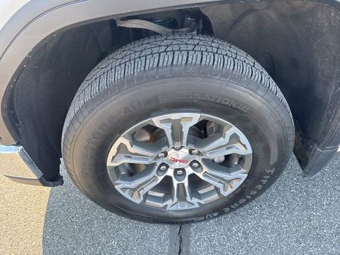 Used 2024 GMC Sierra 1500 SLT image 25