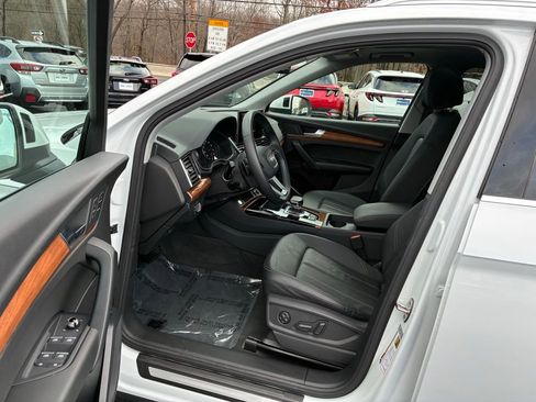 Used 2023 Audi Q5 2.0T Premium w/ Convenience Package image 23