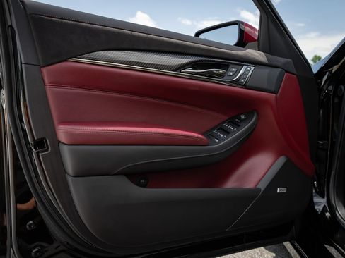 Used 2018 Cadillac CTS V RWD image 39