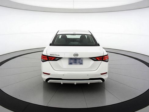 Used 2025 Nissan Sentra SV image 7