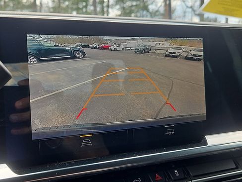 Used 2022 Chevrolet Silverado 1500 LT image 8