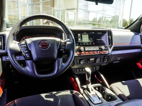 Used 2025 Nissan Frontier Pro-X w/ Pro Convenience Package RWD image 16