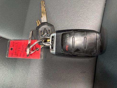 Used 2019 RAM 3500 Tradesman w/ Chrome Appearance Group image 34