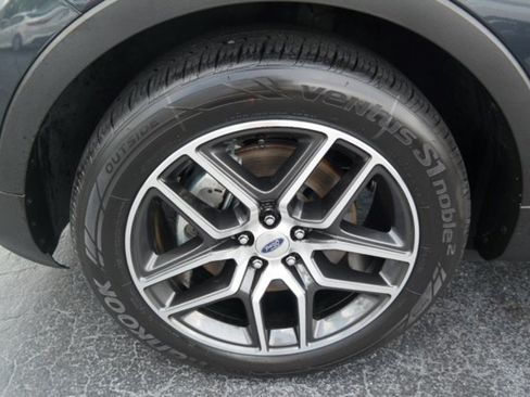 Used 2017 Ford Explorer Sport w/ Equipment Group 401A AWD/4WD image 4