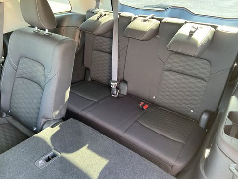 Used 2024 Nissan Pathfinder SV FWD image 50