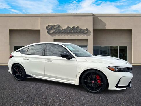 Used 2025 Honda Civic Type R image 1