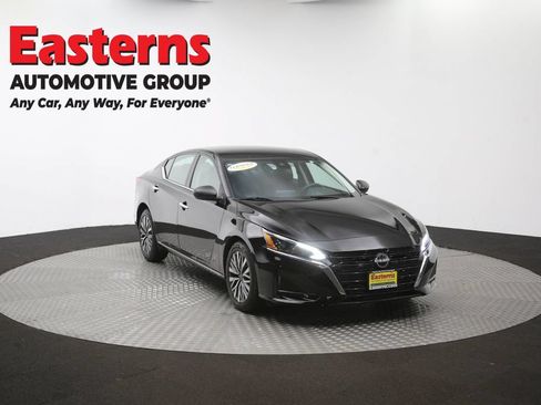 Used 2024 Nissan Altima 2.5 SV FWD image 50